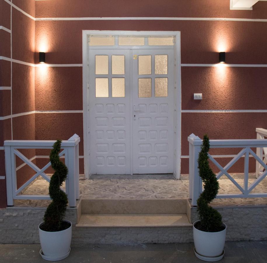شقة Vila Shehaj Luxury فلورا المظهر الخارجي الصورة